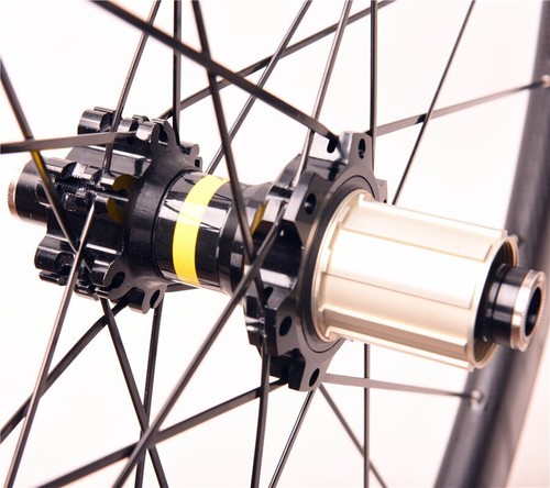 700C Six Hole / Center Lock Road Disc Brake Carbon Fiber Road Bike Wheelset - Picture 11 of 13