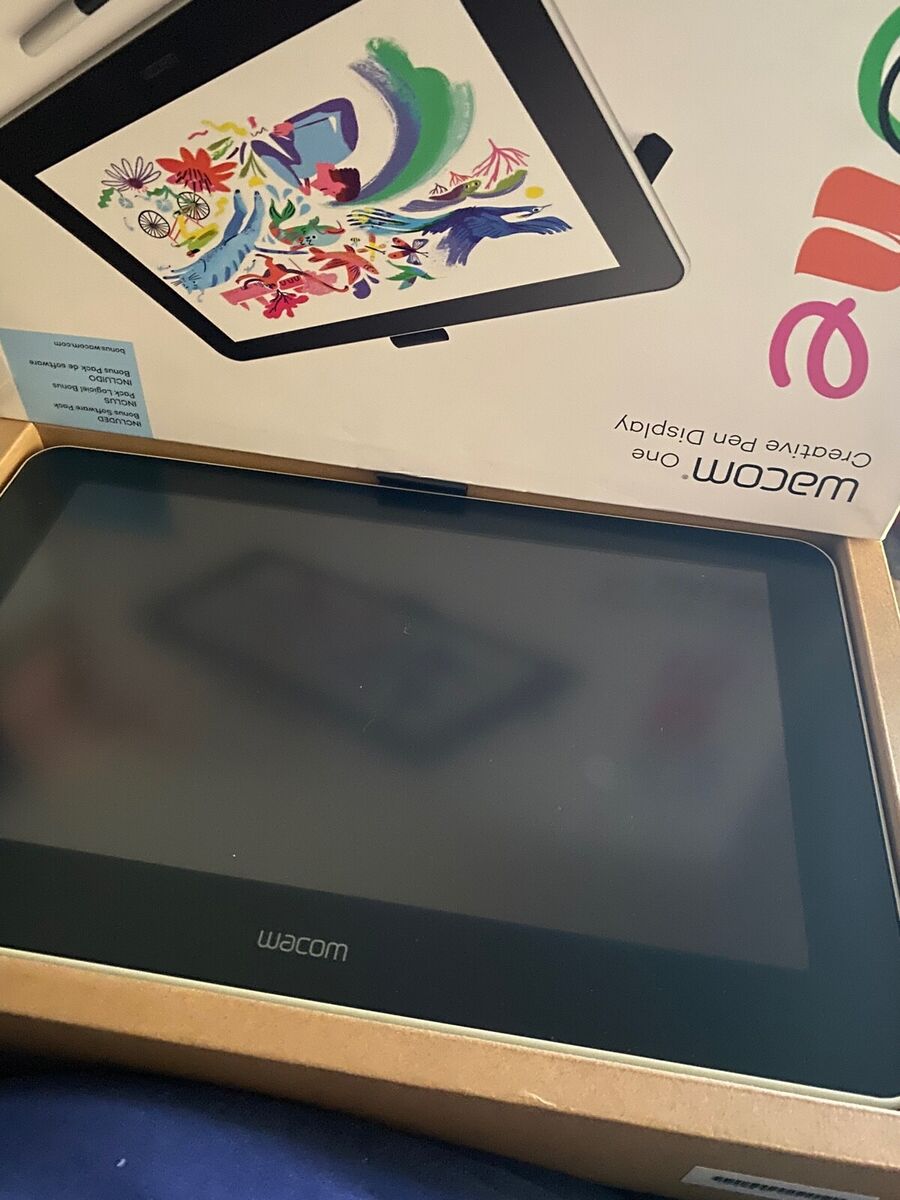Wacom - One - Drawing Tablet with Screen, 13.3 Wacom - One - Drawing Tablet with Screen, 13.3