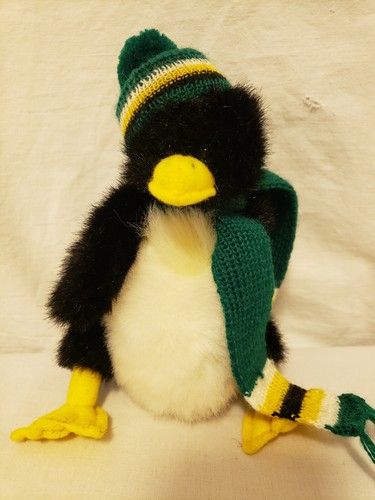 Ty Beanie Babies Waddlesworth Penguin Attic Treasures Collection