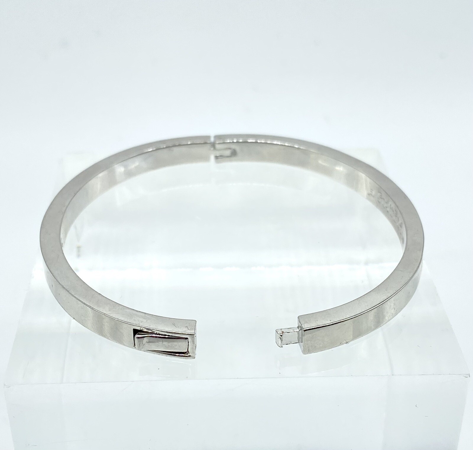 NEWBRIDGE Silverware Hinged Bangle Bracelet - 'Be… - image 6