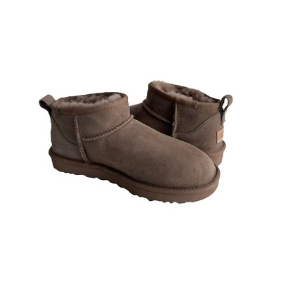 UGG正規品W CLASSIC SHORT CROCO 24cm UGG Classic Short Leather Boots | Timeless Style and Comfort