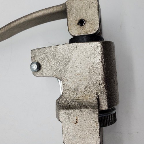 New Star Foodservice 7006841 #1 Manual Table Can Opener with Plated Steel Base - Picture 11 of 12