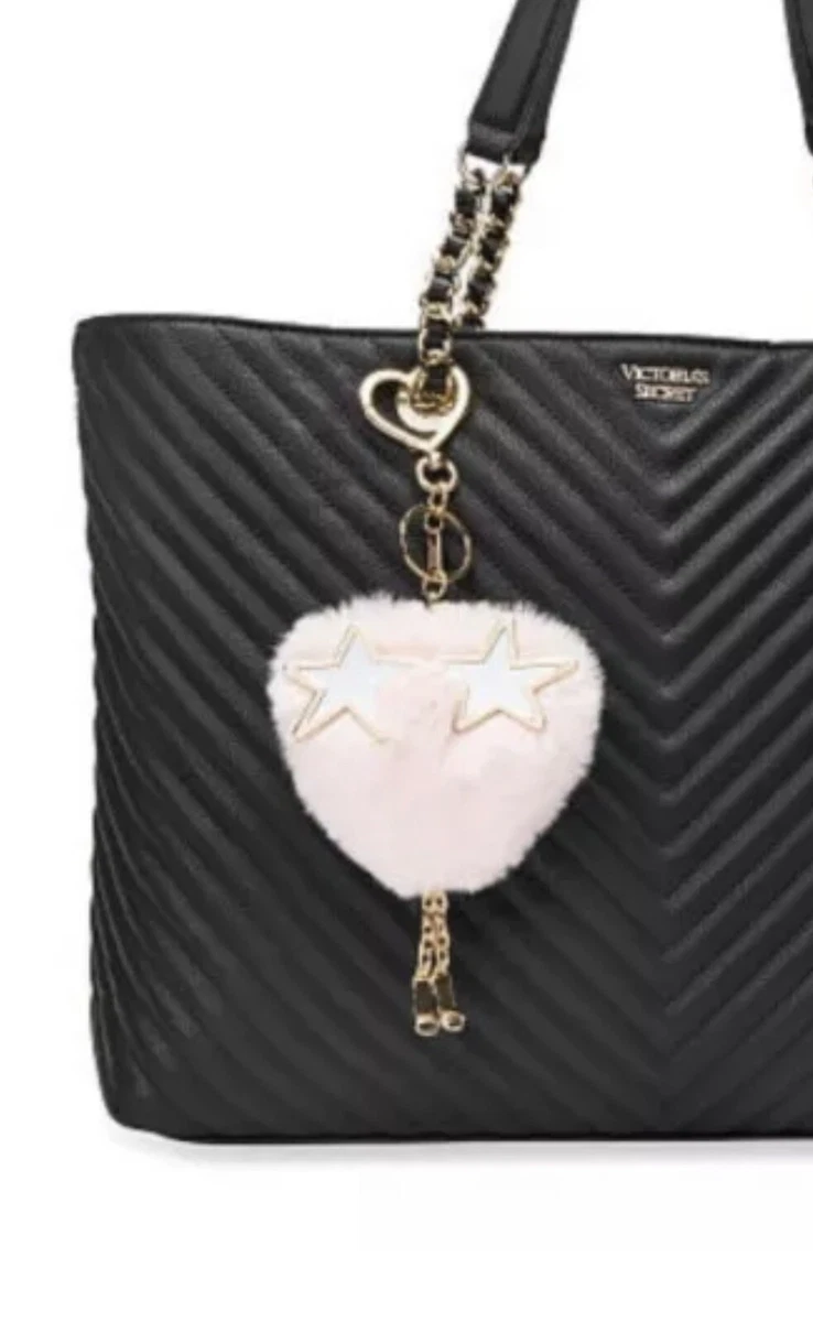 Chanel pom shop pom keychain