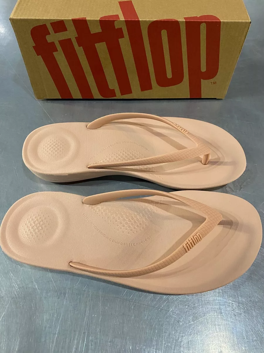 FitFlop IQUSHION Ergonomic Flip Flops Women s Beige Sandals NWT