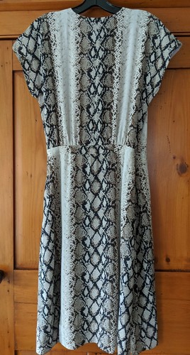 XS S M L JOIE Bethwyn C Vestido de Mujer Snake Print Crepe de Chine Wrap Midi $348 - Imagen 7 de 10
