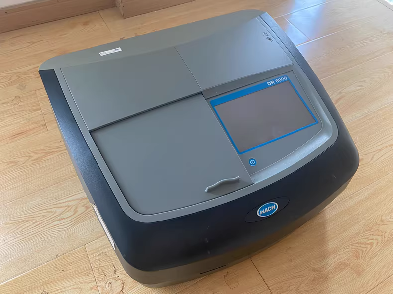 used  brand  HACH DR6000 ultraviolet spectrophotometer