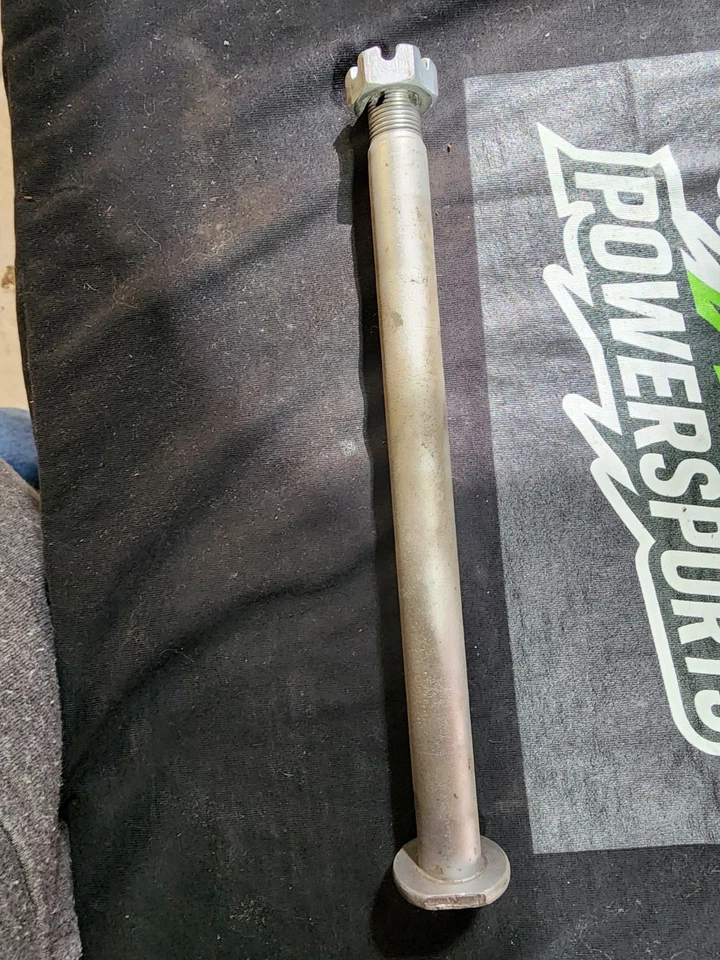 Tornillo y tuerca del eje trasero Kawasaki KX125 KX250 41068-1114 1994-1997 OEM Foto 2 de 4