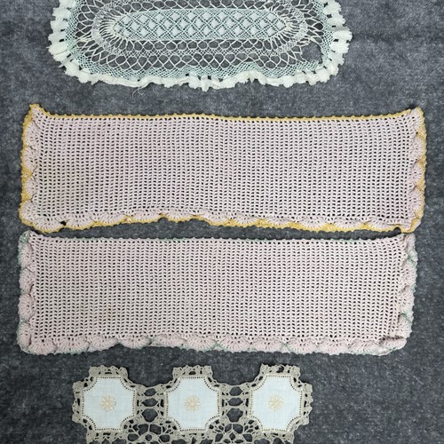 Vintage Lot Of 4 Doilies Table Runner Delicate Crochet Rectangle - Picture 3 of 9