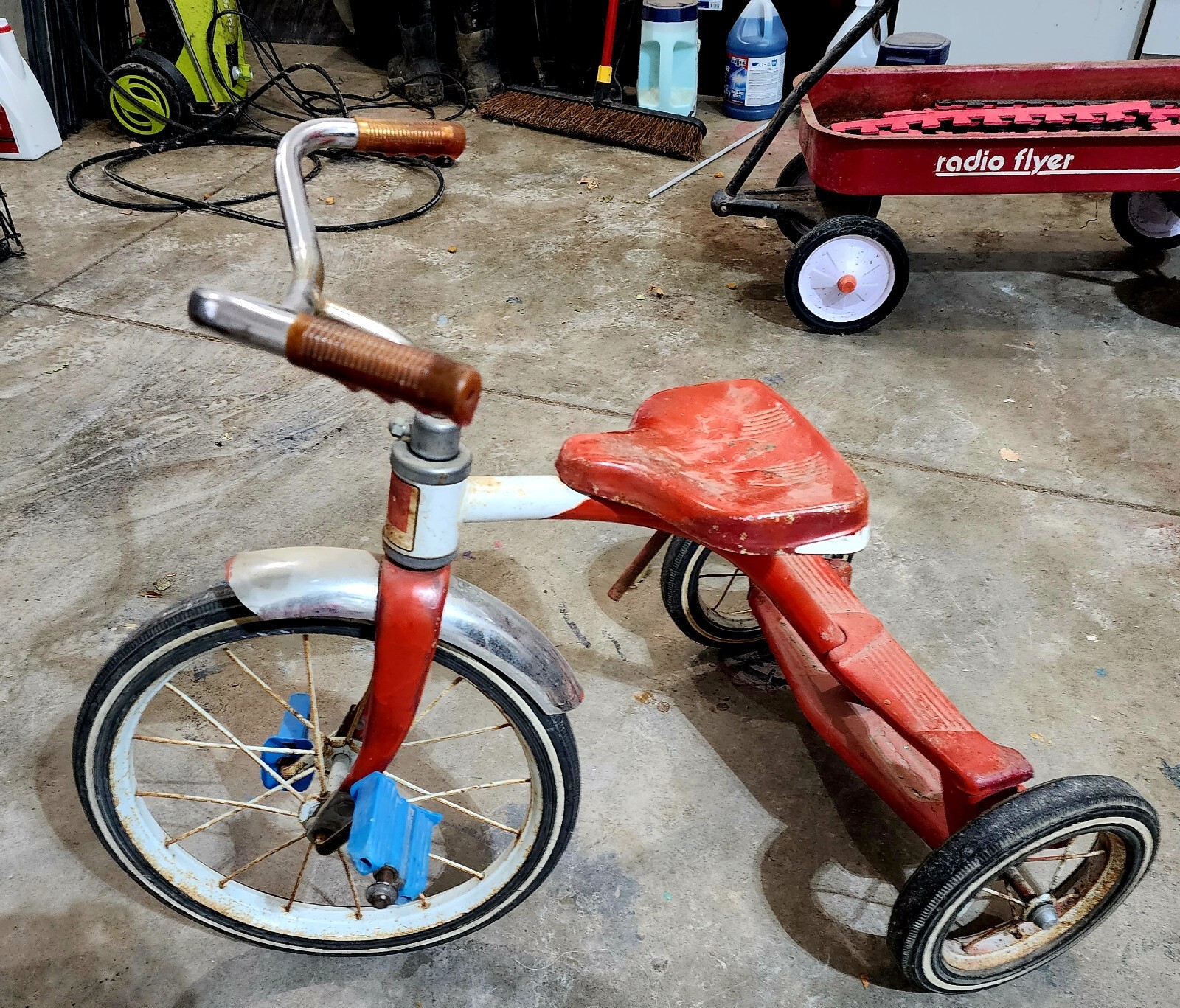 Vintage Roadmaster Metal Child's Tricycle 3 Wheel Bicycle Pedal Car