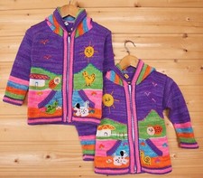 Kinder Strickjacke lila meliert 98/104 Zipfelkapuze Peru Bauernhof Anden Tiere