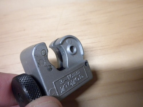 Vintage Mini Adjustable ( 3-16mm ) 1/8" to 5/8" OD Hand Held Tube / Pipe Cutter - Picture 6 of 7