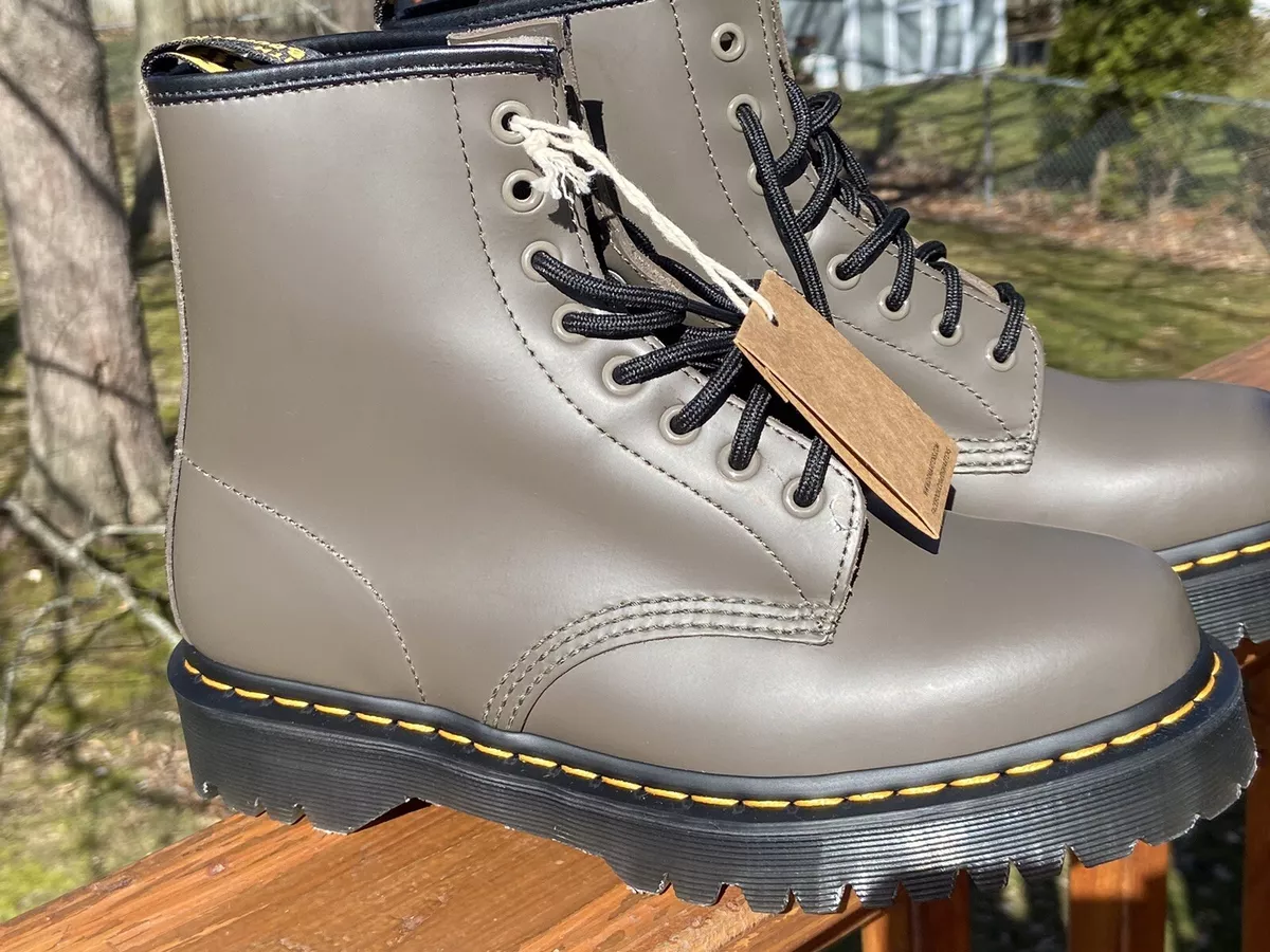 Khaki hotsell dr martens
