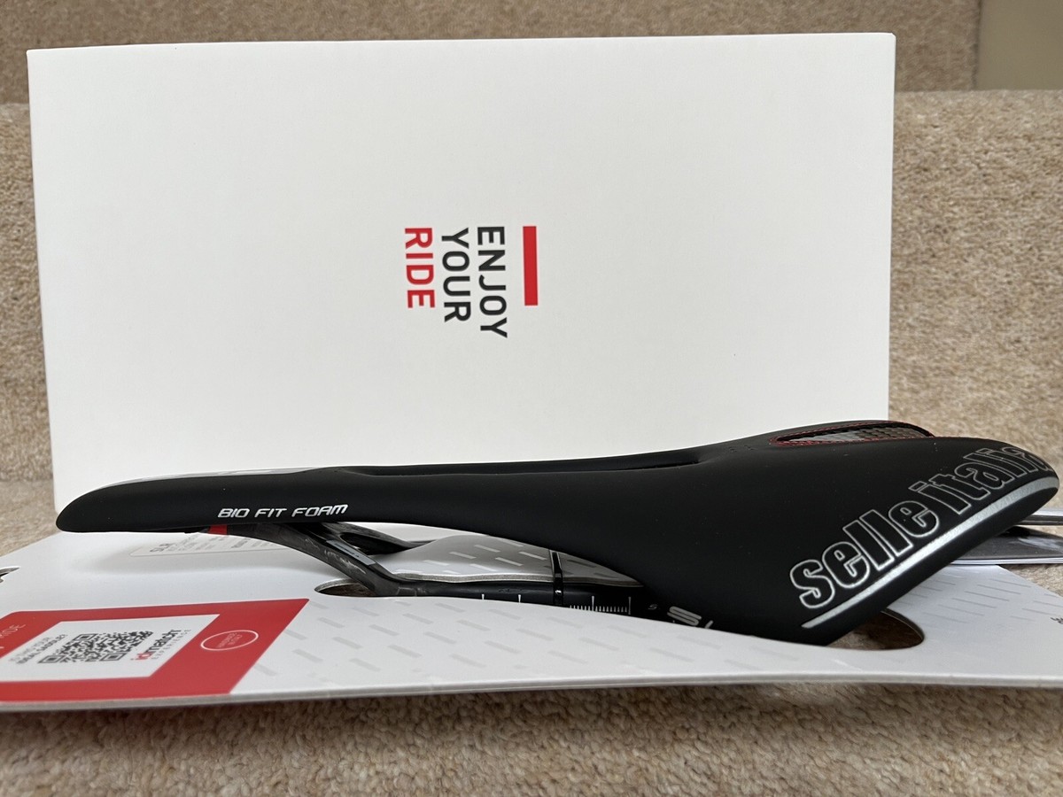 Selle Italia SLR Kit Carbonio Flow Carbon Saddle Black (S2) CK7X9