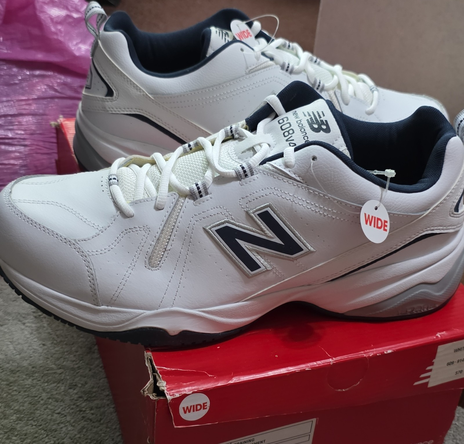 New Balance 608v4 Men&rsquo;s Wide Leather Low Top Lace-Up Sneak
