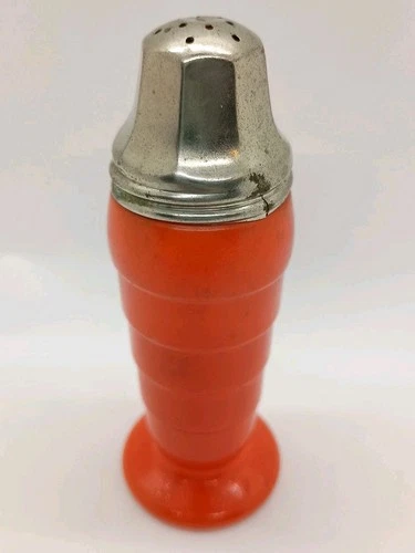 MCM Hazel Atlas Orange Moderntone Platonite Milk Glass Salt/Pepper Shaker VTG