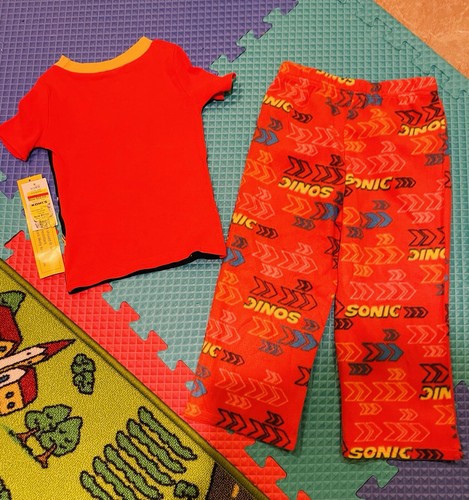 Boy’s Sonic The Hedgehog Two-Piece Pajama Set Size 4 NWT! - Picture 4 of 9