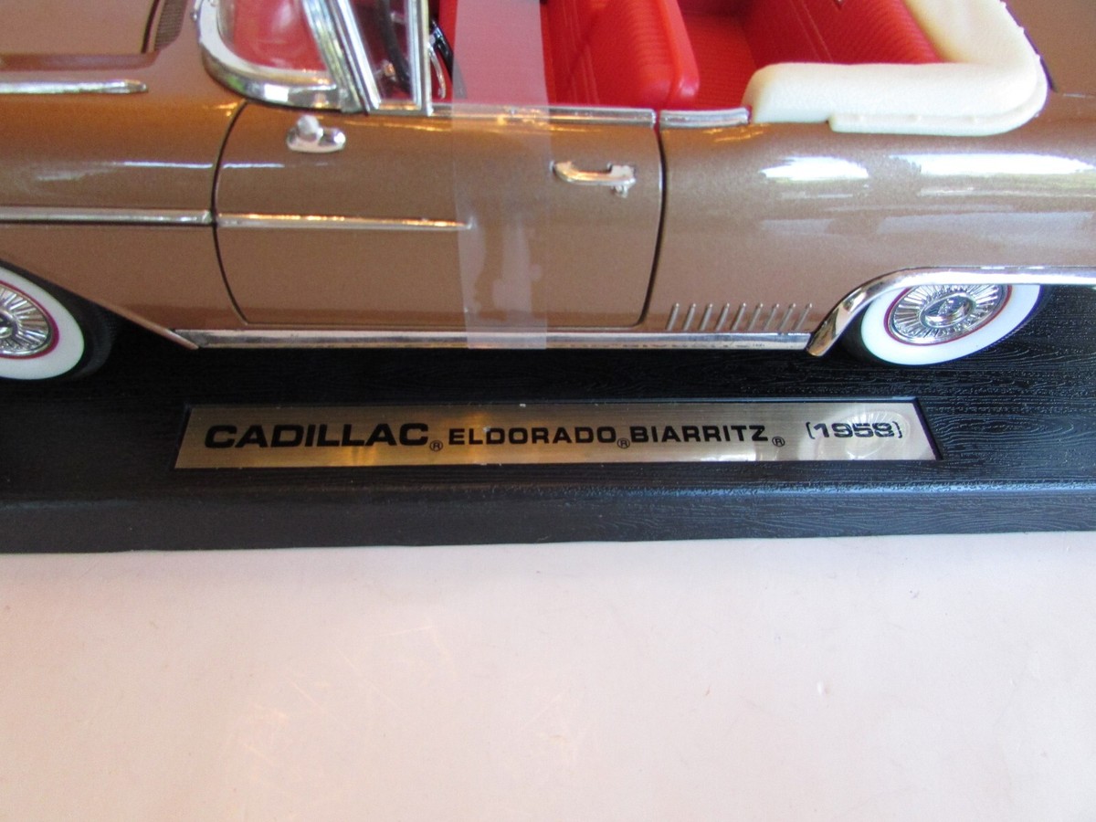 Road Legends 92158 Cadillac Eldorado Biarritz 1958 Diecast 1/18
