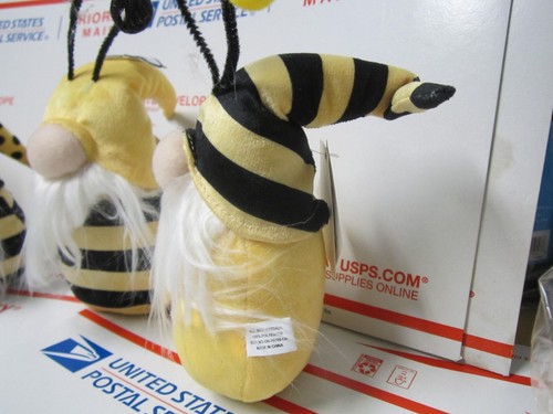 Bee Gnomes w Sentiment Set of 4 Plush Polyester Antennae NEW, S4 - Picture 4 of 11