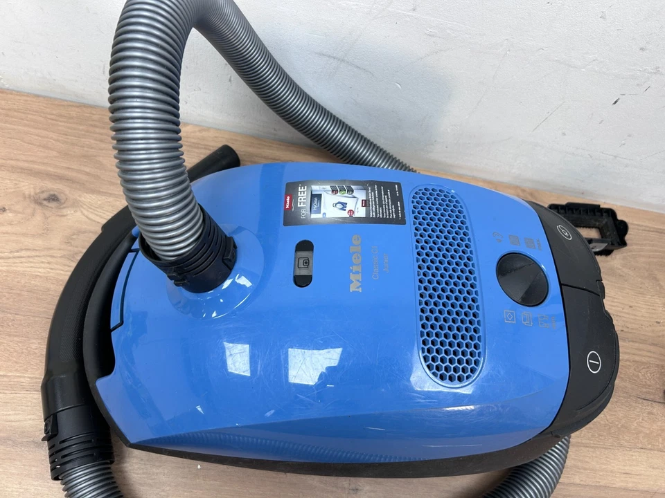 MIELE SBAF5 JUNIOR CYLINDER VACUUM CLEANER- Not working - Image 3 of 4