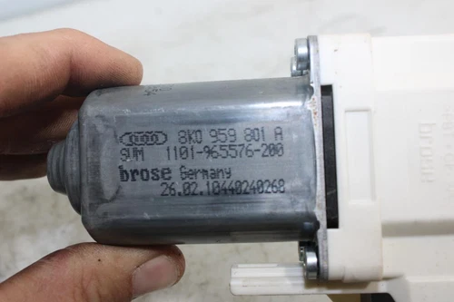 8K0959801A Motor Elevalunas Delantero Izquierdo para AUDI A4 AVANT (8W5) 1592039 - Imagen 4 de 4