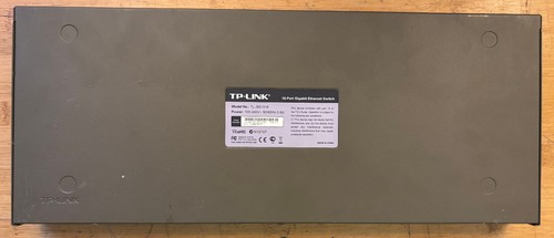TP-LINK TL-SG1016 Ver: 6.1 16-Port Gigabit Rackmount Switch - Picture 3 of 6