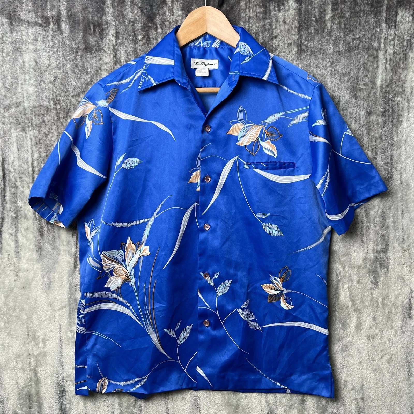 Vintage Tori Richard Hawaiian Shirt Mens S Blue Floral Polyester 70s USA
Opens in a new window or ta