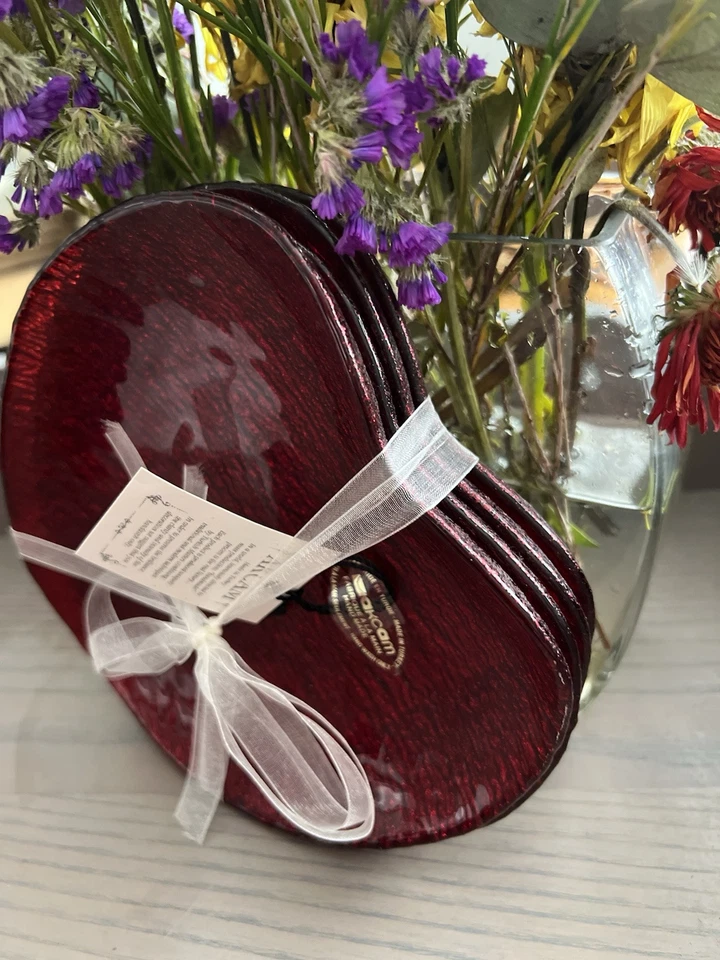 Juego de 4 platos de postre aperitivo corazón vidrio rojo Akcam amor de San Valentín NUEVO Foto 3 de 4