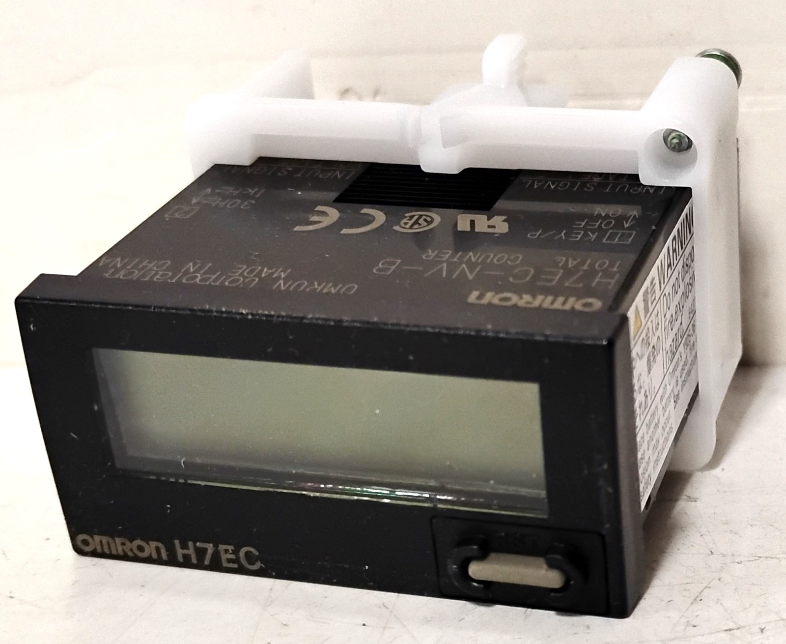 Omron H7EC-NV-B 4.5-30 V DC 8-Digit LCD Total Counter