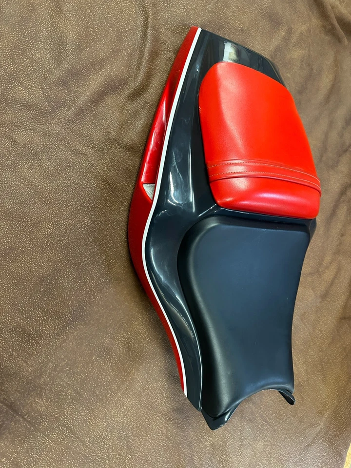 Panel de cubierta y asientos Ducati 748, 916, 996 y 998 Biposto OEM - 748-998 Foto 2 de 4