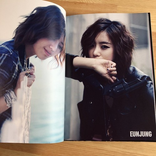T-ARA Cry Cry & Lovey-Dovey Music Video Collection JAPAN Blu-ray + Photobook - Picture 9 of 12
