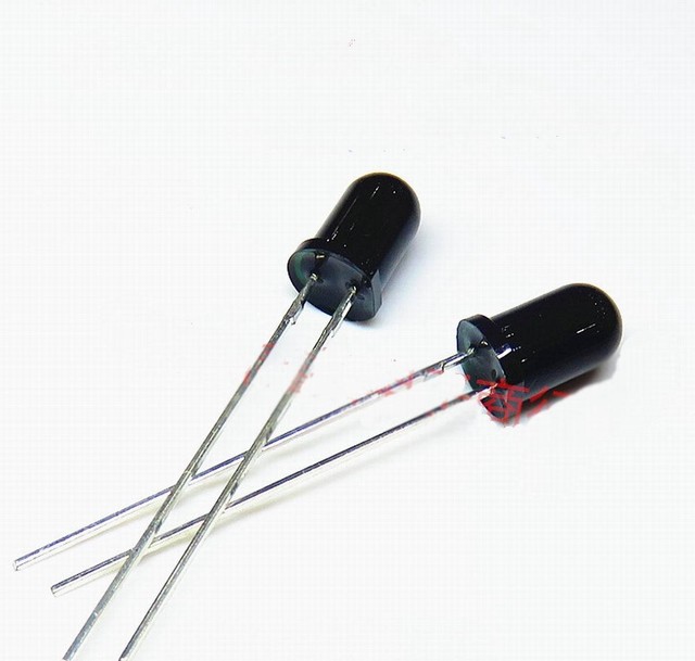 50pcs PT3346B PT334 5mm Infrared LED Phototransistor Sensitivity 940nm
