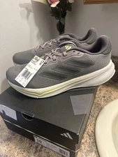 Adidas Mens Sneakers Size 10 Brand New Un The Box! Súper Confortable.