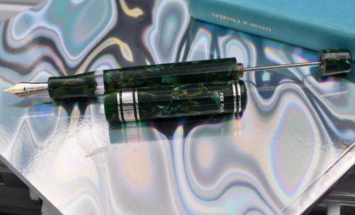 VISCONTI Pen Plus Limited Edition 90 Füllfederhalter mit grünem Michelangelo Zelluloid - Bild 17 von 23