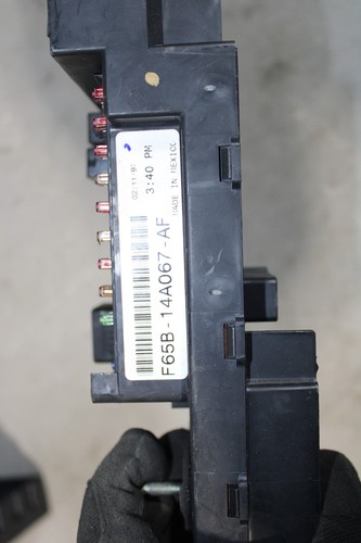 Ford F150 F-150 Cabin Fuse Box F65B-14A067-AF Lifetime Warranty - Picture 2 of 2