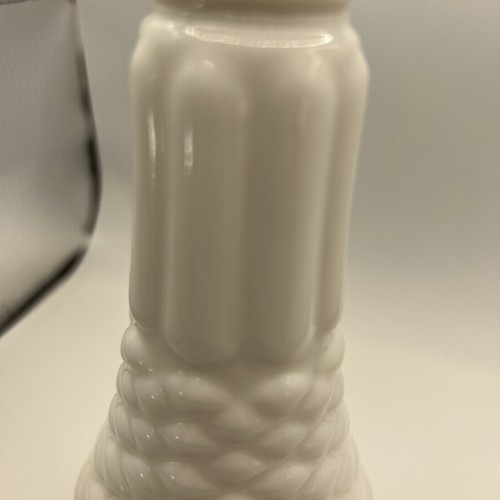 Vintage Milk Glass Vase 1970s Fenton 9” Ridged Scaled White - Picture 6 of 7
