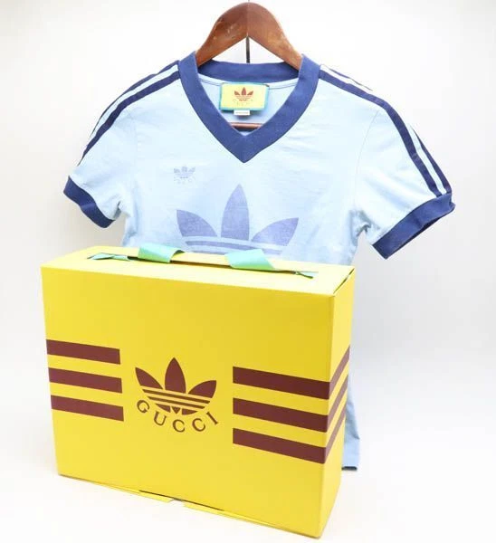 T shirt femme Gucci bleu clair col avec boite authentique du Japon