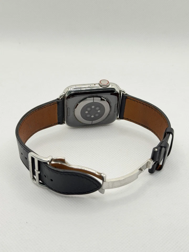 Apple Watch Series 6 44 mm HERMÈS GPS + Celular con Hebilla de Despliegue + Correa Deportiva Foto 4 de 4