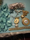 VINTAGE COSTUME JEWELRY! Lot 836