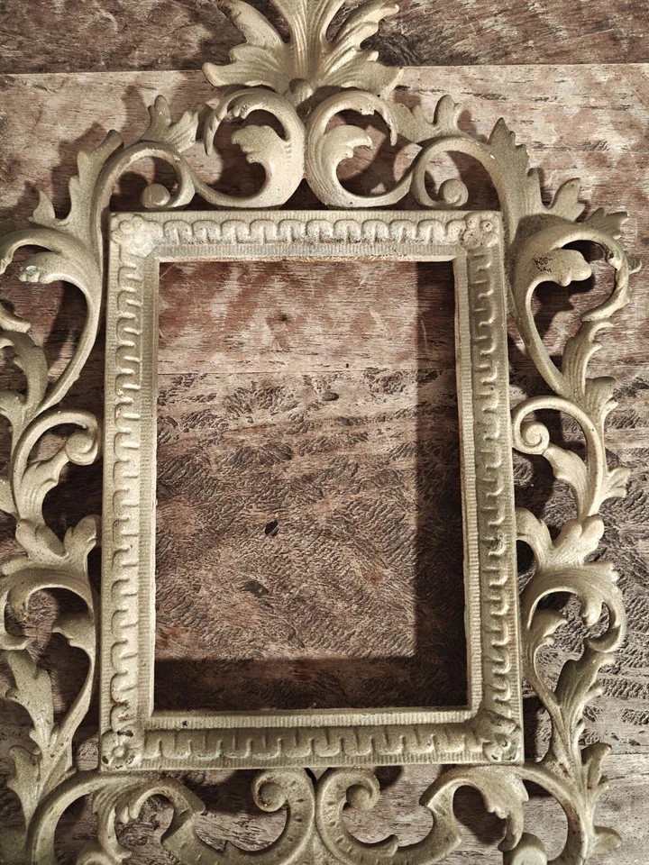 Hermoso marco de metal antiguo victoriano/art nouveau  Foto 2 de 4