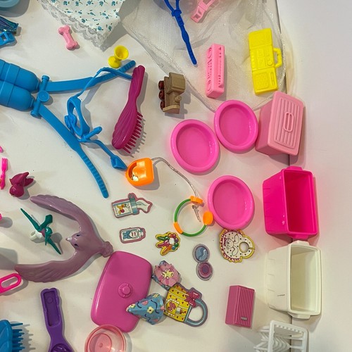 HUGE Vintage Barbie Doll Accessories Lot Bathroom Dining Set 90s 80s Birds Pink - Foto 3 di 20