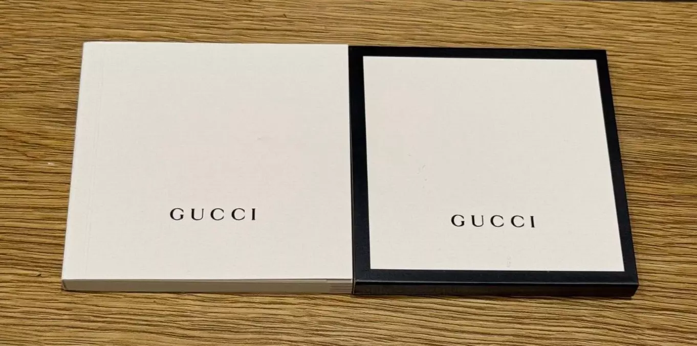 Véritable livret d'instructions pour montre Gucci garantie vierge non rempli ouvert