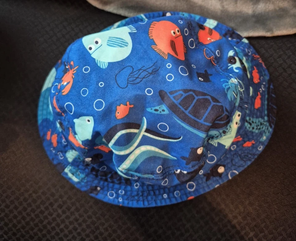 Gymboree 学步儿童太阳帽男孩海洋鱼池海滩桶婴儿 — 第 2/3 张图片