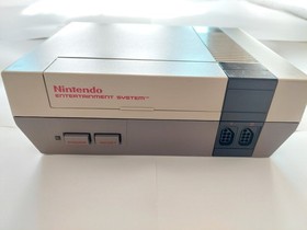 Original Nintendo NES Console OEM + Controllers + Zapper &ndash; Tested Works &ndash; AS-IS