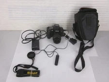 Nikon D70s 6.1MP Digital SLR Camera Kit AF-S NIKKOR 18-55mm Shudder Cable Accs.