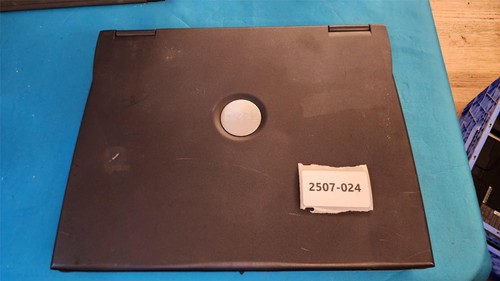 Dell Latitude C640 PP01L Series Vintage Laptop Computer for Parts / Repair Only