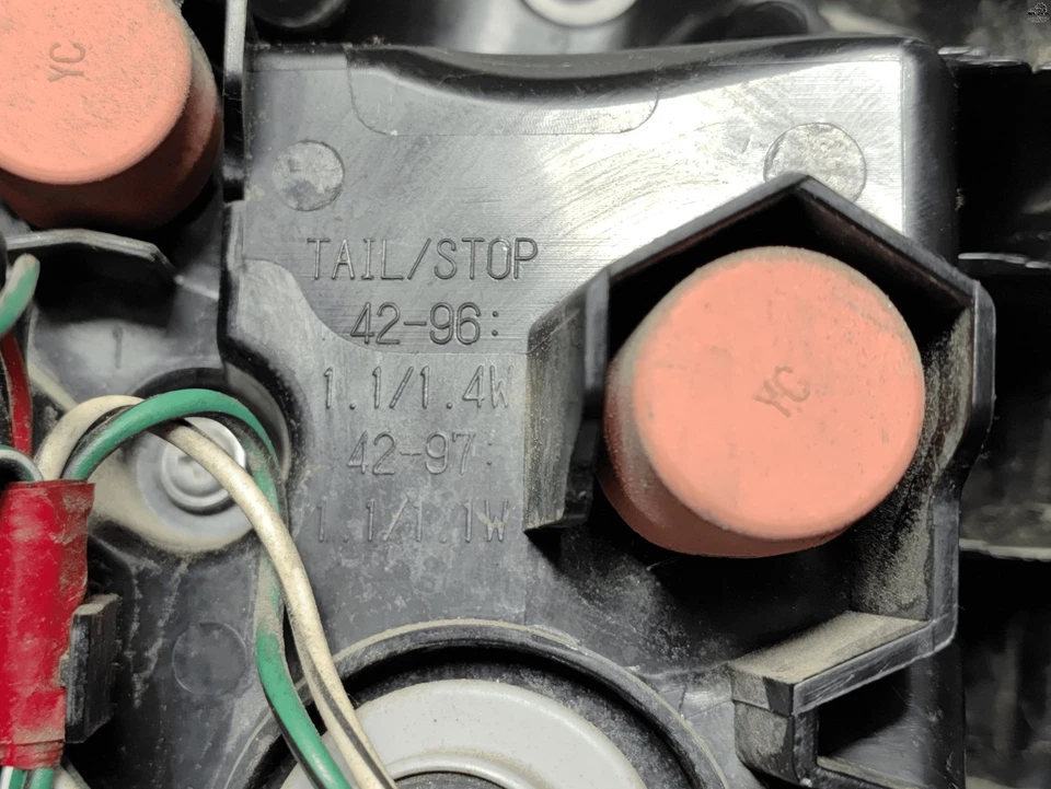 LUZ TRASERA EXTERIOR LADO PASAJERO LÁMPARA 2019-2025 TOYOTA RAV4 HÍBRIDO OEM Foto 2 de 4