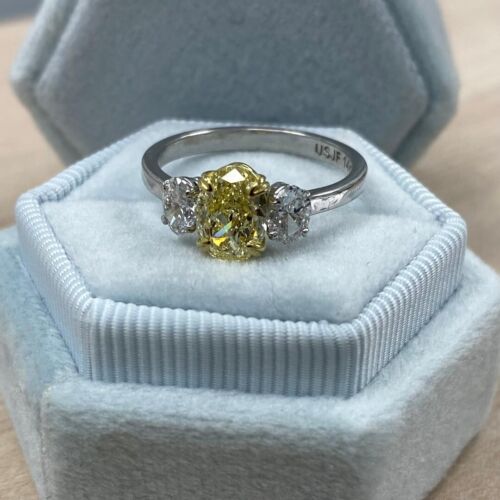 Bague de fiançailles 3 pierres 1,22 ct IGI jaune ovale diamant cultivé en laboratoire 14 carats 1,74 ctw - Photo 13 sur 19