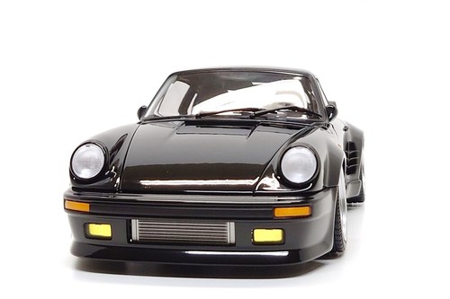 AUTOart 1:18 Porsche 911 Turbo (930) Wangan Midnight "Blackbird" - Picture 8 of 14