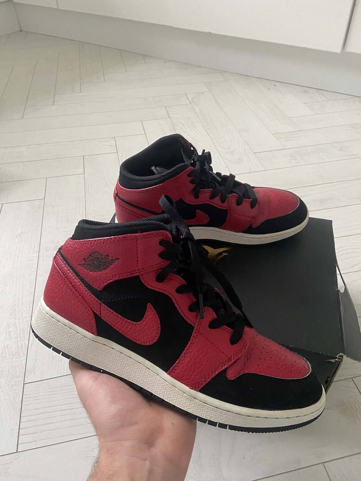 AIR JORDAN 1 MID Uk 6 (GS) NERO PALESTRA ROSSO BIANCO