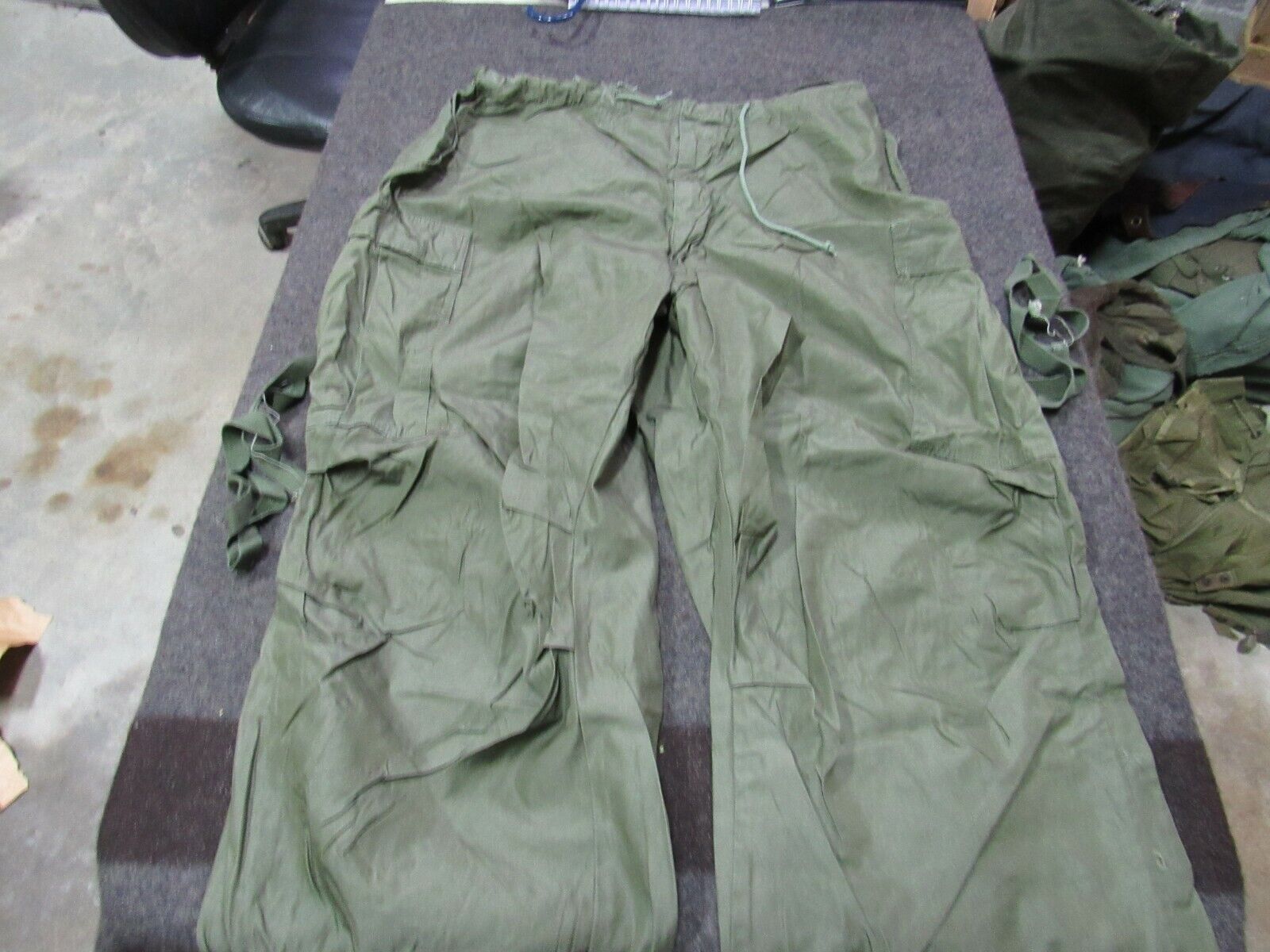 US Army M1951 Arctic wind/rain outer Trouser shell Rare original Med/Reg  (T39) 